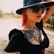NikiFox