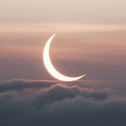 Восходящая луна