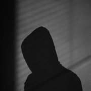 Theo - Тени между нами