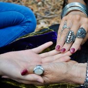 Автор песни Лариса Южакова - Романс Встреча с цыганкой