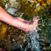Родниковая вода